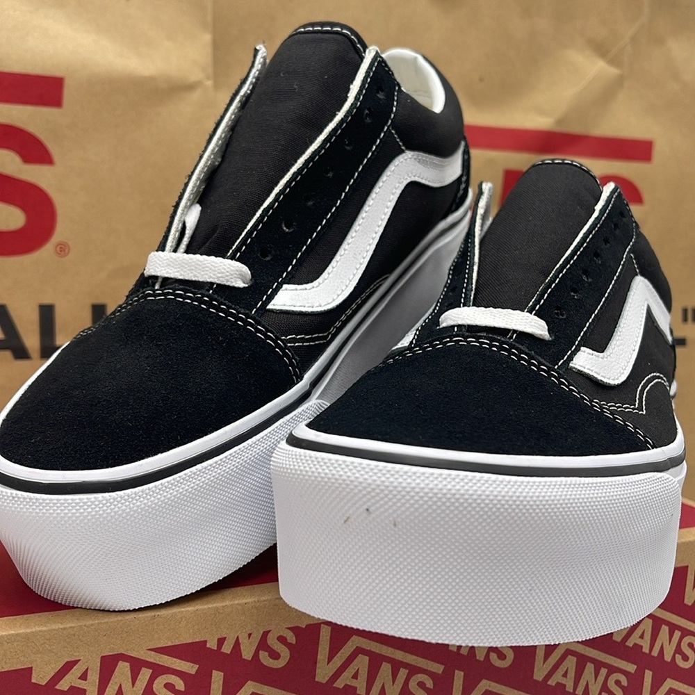 Vans Men’s Old Skool Stackform
Suede/Canvas Black/True Wht
VN0A7Q5M6BT Platforms - Picture 12 of 16